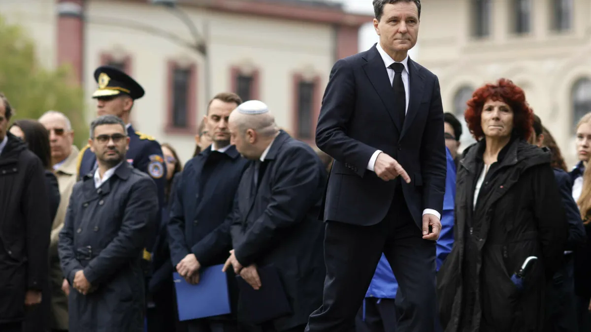 Nicușor Dan, huiduit și umilit de români: „Ruşine”, „Trădătorule”, „Pleacă în Ucraina”