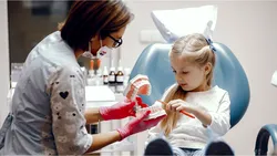 Subfinanțarea lovește sănătatea copiilor: lipsă acută de stomatologi în școli