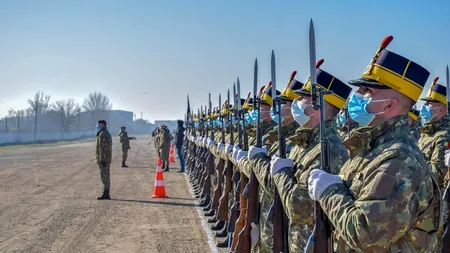 GALERIE FOTO: Paradă militară online de 1 Decembrie