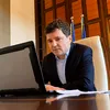 Scenaristul politic Nicușor vrea să ne surprindă luni. Partidele, chemate din nou la masa imposibilului