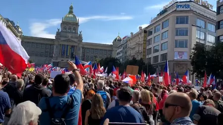 Republica Cehă: Zeci de mii de manifestanţi la un protest al forţelor radicale împotriva guvernului, a UE şi a NATO