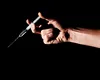 Zeci de persoane, înțepate cu ace în timpul unui festival. Poliția a arestat 12 suspecți