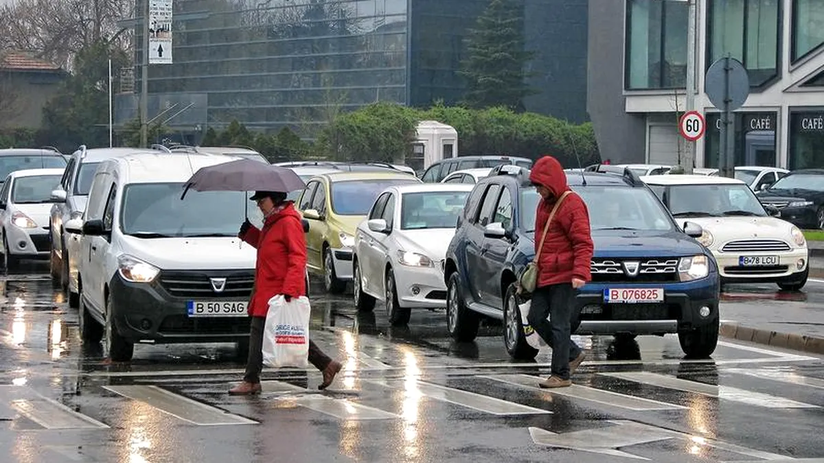 Avertizare Infotrafic: Pericol de acvaplanare pe Autostrada București - Constanța, unde plouă torențial