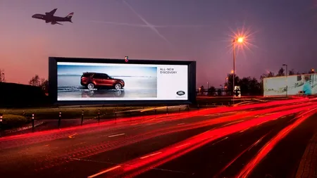 Studiu: Companiile auto își reduc cu 15% bugetele de publicitate în România