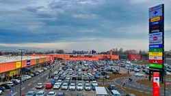 Tranzacţie de sute de milioane de euro. Şase centre comerciale din România, la vânzare