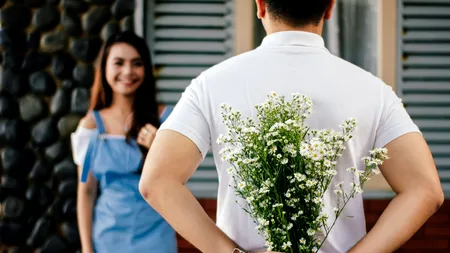 “Swipe” dreapta pentru dragoste: Lumea dating-ului online