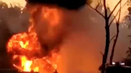 MApN: O aeronavă a Forţelor Aeriene Române acţionează la stingerea incendiului de pădure din judeţul Vâlcea