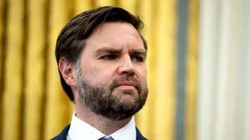 Când lecțiile vin de la repetenți: ce ne transmite JD Vance înainte de alegeri