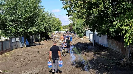 Oboseala și provocările personale ale autorităților locale în localitățile afectate de inundații: Dorm în medie cam 4 ore pe noapte! Deocamdată rezist! 