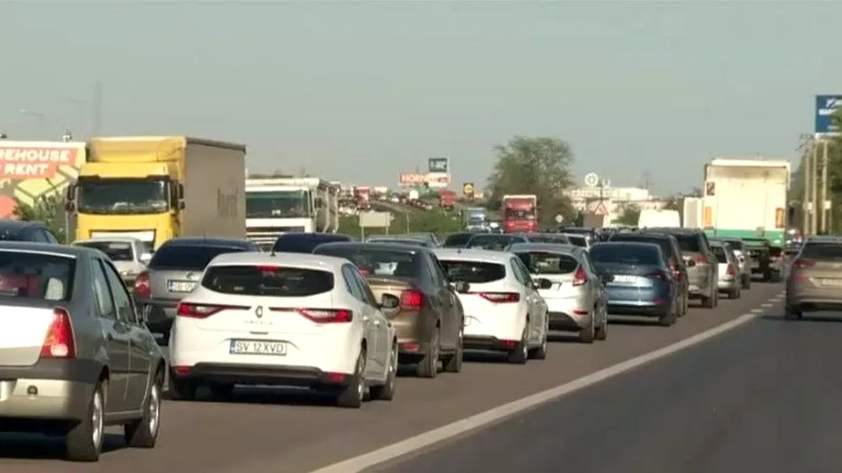 Aglomerație pe șoselele dinspre munte. Coloana de mașini depășește 4 kilometri la intrarea în București