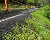 Traficul, afectat de ploi abundente. Circulație restricționată pe DN 13B, între Praid și Borzont, din cauza surpării acostamentului