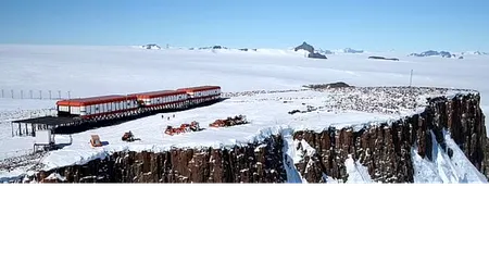 Cercetători în Antarctica, atacați și amenințați cu moartea de un coleg