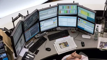 Cum comentează Bloomberg prăbușirea leului