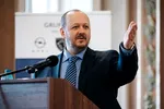 Adrian Papahagi, propunerea lui Tomac pentru Ministerul Culturii, a cerut demisia Patriarhului Daniel