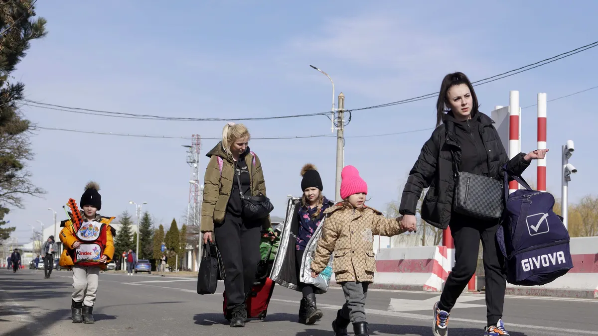Poliţia de Frontieră: 7.767 de cetăţeni ucraineni au intrat marţi în România, în creştere faţă de ziua precedentă