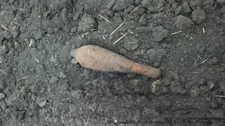 Bombă cu focos activ, din Al Doilea Război Mondial, găsită în timpul unor lucrări agricole