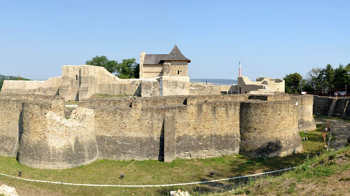 Încep lucrări de consolidare la Cetatea de Scaun a Sucevei