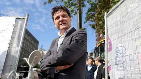 Sume colosale cheltuite la Primăria Capitalei. Nicușor Dan dă peste 35.000 euro pe pixuri, căni și carnețele „de protocol”