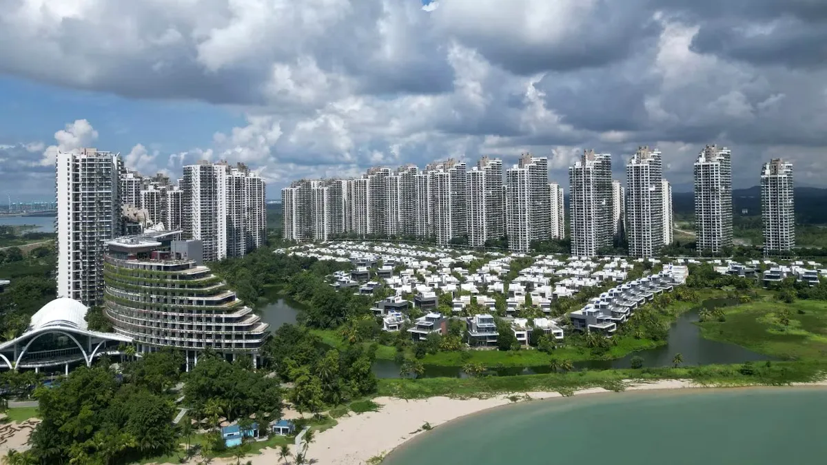 Paradisul pustiu. Cum a ajuns un oraș de 100 de miliarde să fie locuit de doar câteva suflete