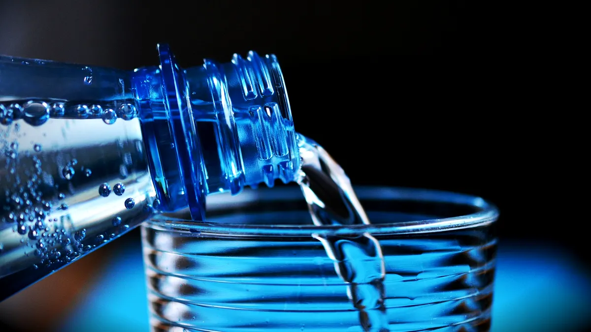 Mit sau realitate? Apa cu lămâie, băută dimineața, stimulează metabolismul?