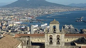 Politico: Turismul excesiv devastează orașele italiene