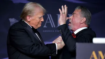 Mel Gibson, slăbiciunea lui Trump? Actorul condamnat pentru violență domestică primește din nou dreptul de a purta armă
