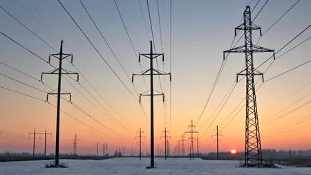 Cum va afecta taxa pe stâlp facturile de electricitate: Estimări și riscuri pentru consumatori