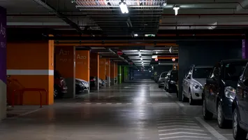 Amendă de 2.000 de lei și ridicarea mașinii pentru românii care merg la mall cu mașina. Ce reguli trebuie respectate
