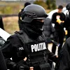 Percheziții în trei județe într-un dosar de cămătărie și șantaj: mascații au ridicat mai mulți suspecți