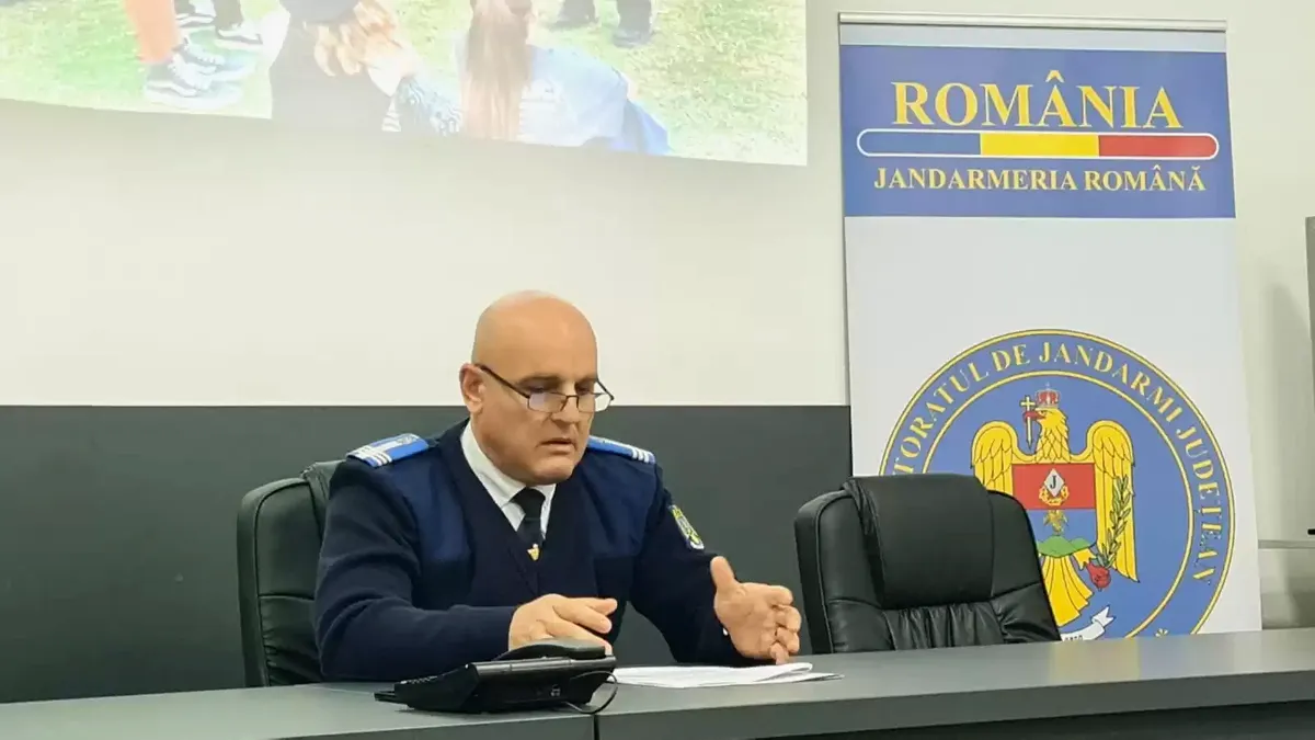 Colonelul-preot. Noul șef de la Jandarmeria Capitalei slujește, în timpul liber, pentru persoanele cu deficiențe de auz
