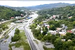 (VIDEO) Dorel a revenit în acțiune pe Valea Prahovei. Noua centură de la Comarnic a blocat accesul într-un cartier a 250 de familii