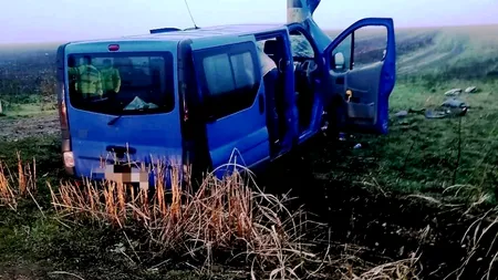Accident grav în Giurgiu: Un microbuz cu 7 persoane s-a izbit violent de un stâlp de electricitate