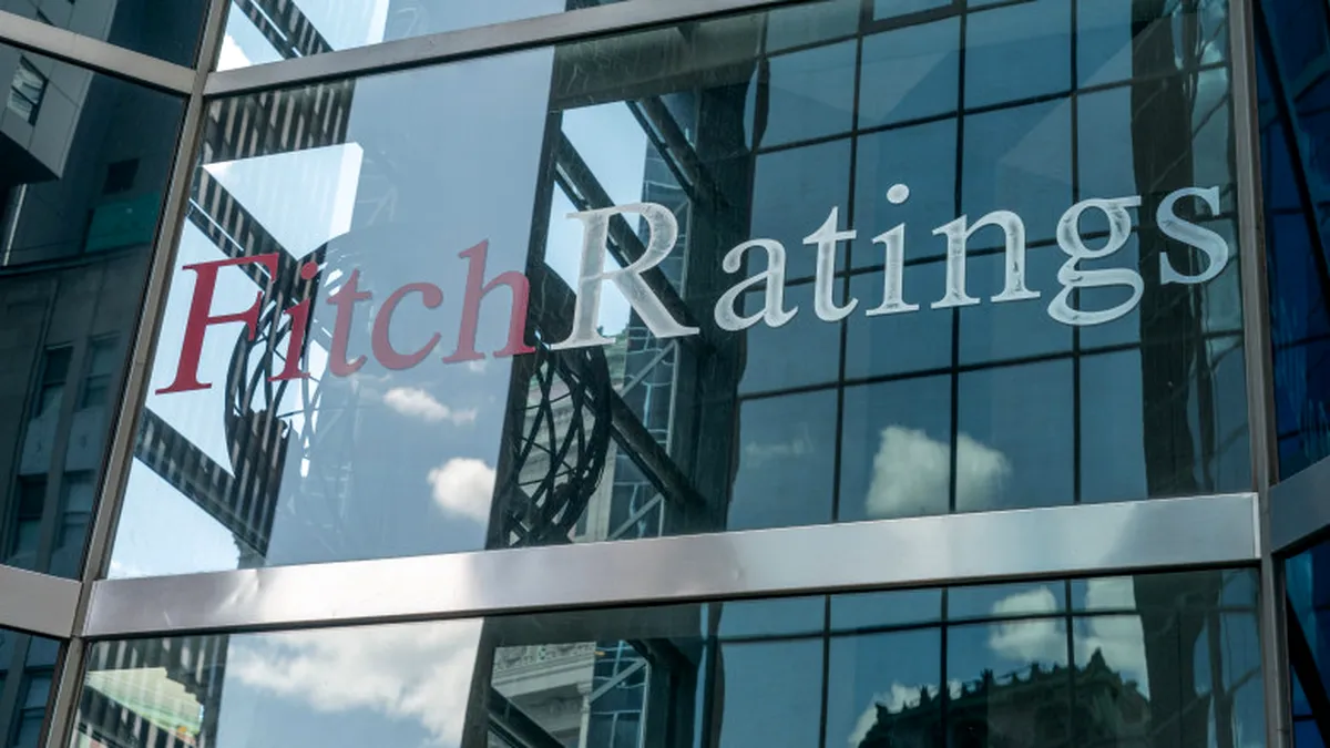 BREAKING NEWS: Fitch reconfirmă ratingul suveran al României și perspectiva stabilă