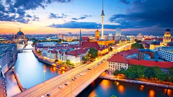 Călătorești singur? Aceste șapte orașe europene sunt perfecte pentru o aventură de neuitat