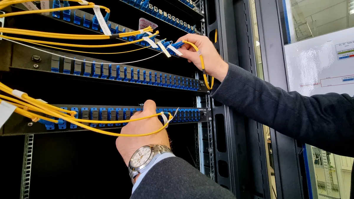 „Austeritate” la Telecomunicații CFR: pierderi uriașe, salarii și bonusuri în creștere