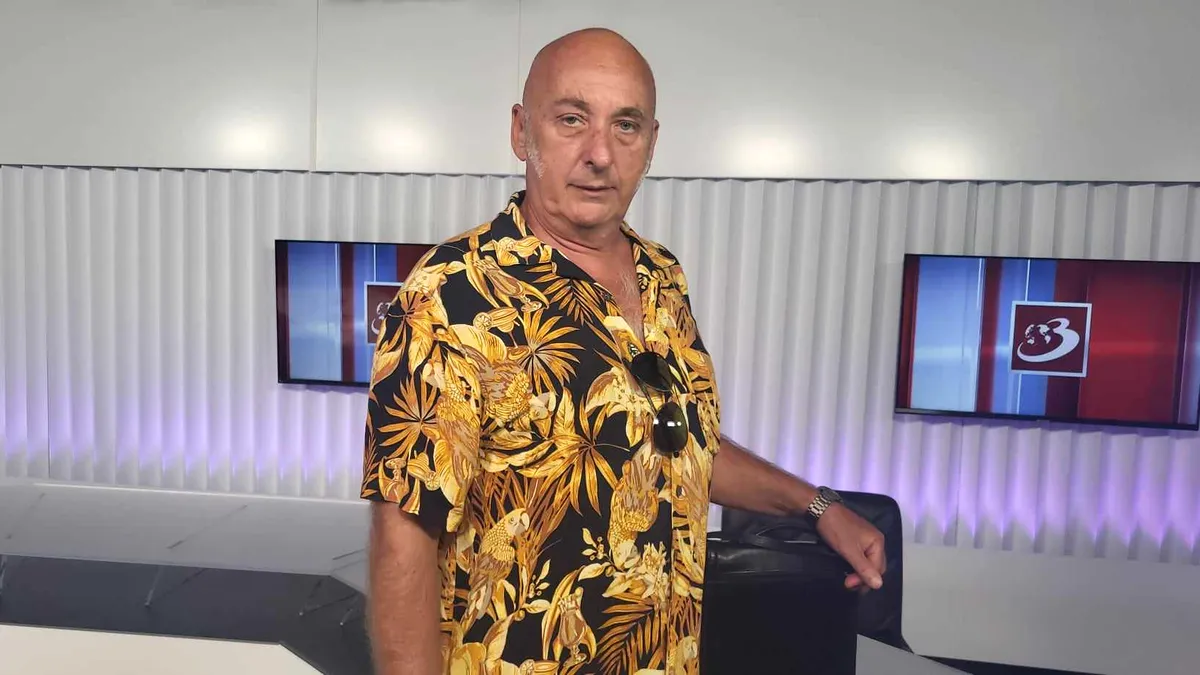 Un consilier local trăiește pe picior mare. Deține un apartament în Insulele Canare