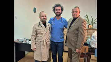 Povestea medicului pediatru care s-a întors să îngrijească copiii din satul în care a crescut