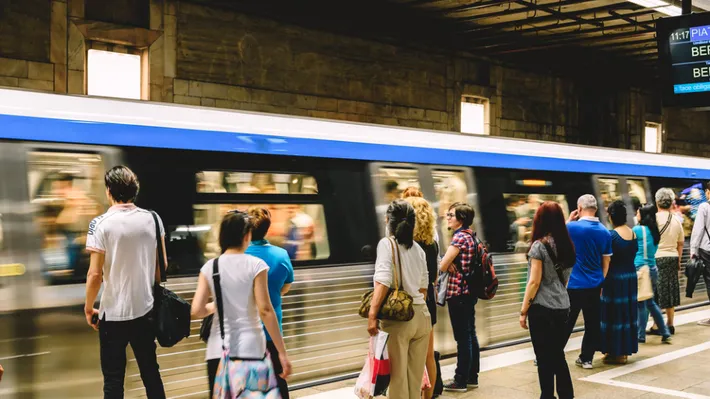Bucureșteni, vin vremuri grele! Și metroul, și STB-ul sunt afectate din plin de lipsa banilor promiși de către stat