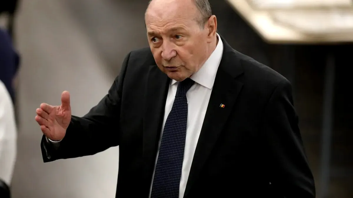 Băsescu îi taie elanul Șoșoacăi: suspendarea lui Nicușor Dan e o prostie bolșevică