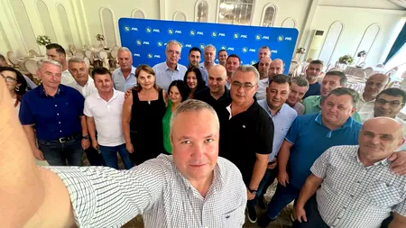 Nicolae Ciucă a ajuns la Dăbuleni: Vreau să intru în competiția pentru Cotroceni doar după ce discut cu toți colegii din filialele PNL