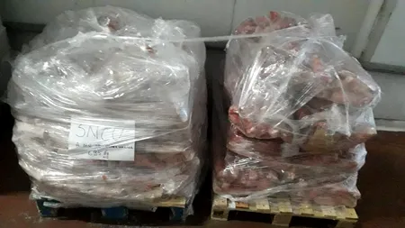 Peste 6 tone de carne din import, confiscată de ANSVSA pentru că avea termen de valabilitate schimbat