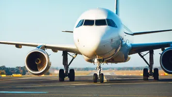 Pasagerii s-au luat la bătaie în avion, pe aeroportul Henri Coandă