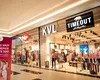 Cutremur în retailul de modă din România. Kenvelo, Lee Cooper și Timeout intră în insolvență