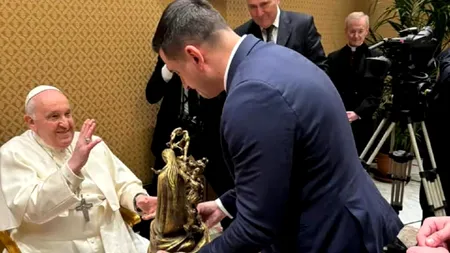 Cum s-a făcut de a ajuns George Simion în aceeași încăpere cu Papa Francisc
