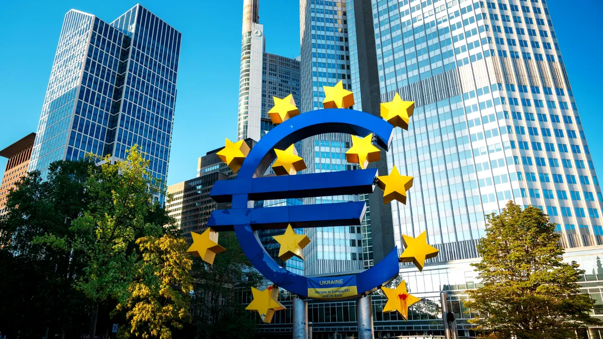 Bulgaria, în zona euro. România, în gaură.