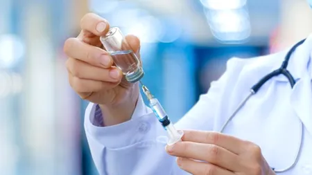 Campanie de vaccinare accelerată în Marea Britanie. Presiune pe sistemul sanitar din cauza noii tulpini de coronavirus