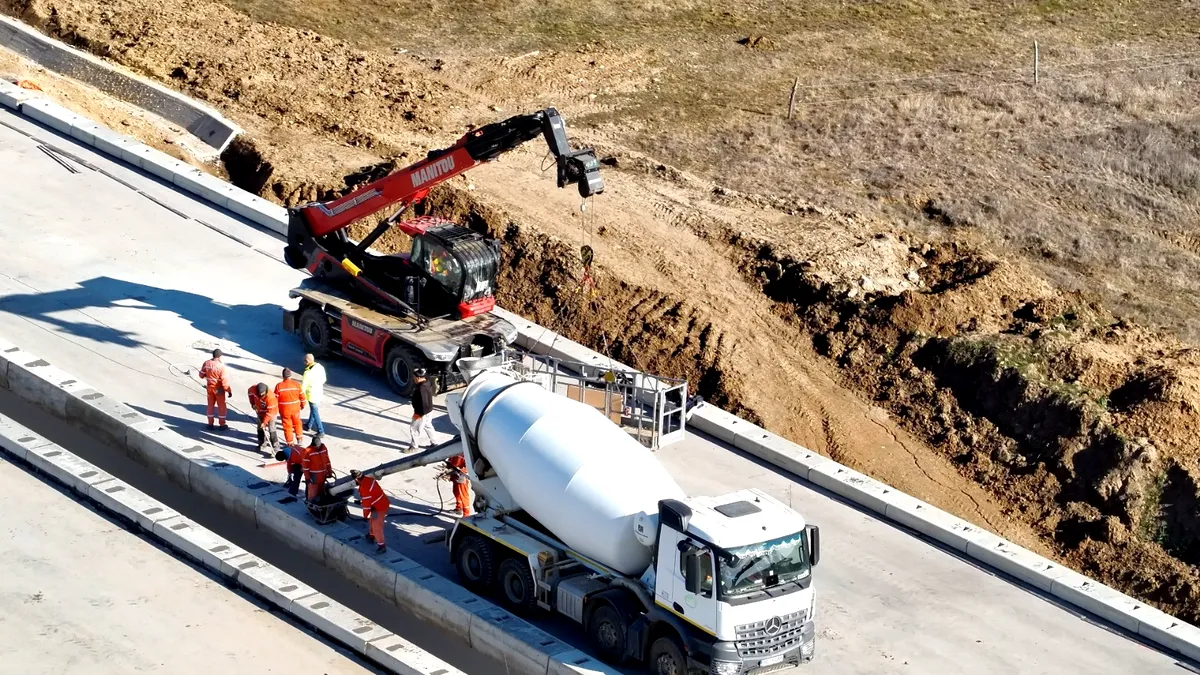UMB și-a trimis „armata“ pe Tronsonul 4 al DEx12 Craiova – Pitești! Când vor fi gata ultimii 12 km ai drumului (VIDEO)