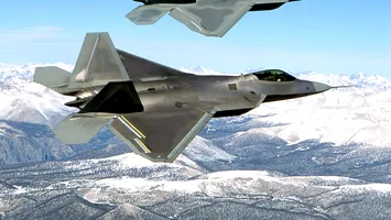 „Lumi” complet diferite: adevărul despre F-22 și F-35