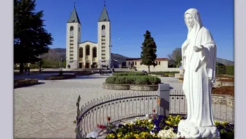 Vaticanul recunoaște sanctuarul Fecioarei Maria de la Medjugorje