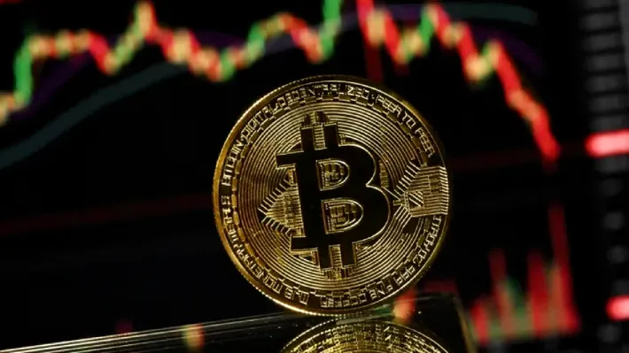Bitcoin se prăbușește: criptomoneda pierde o treime din valoare în doar câteva săptămâni